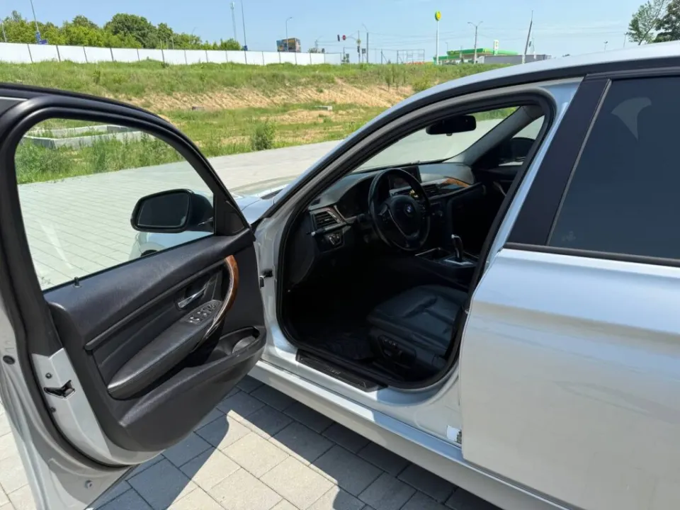 BMW 328 2013 из парка аренды KTRANS