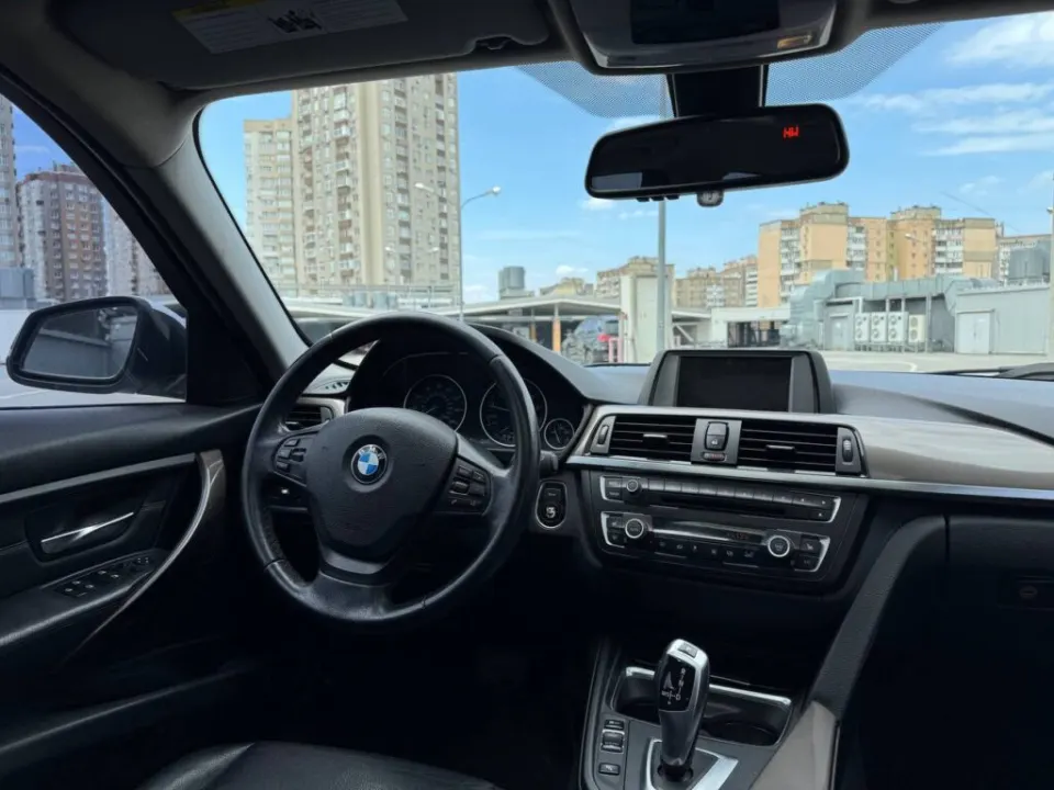 BMW 328i 2012 из парка аренды KTRANS