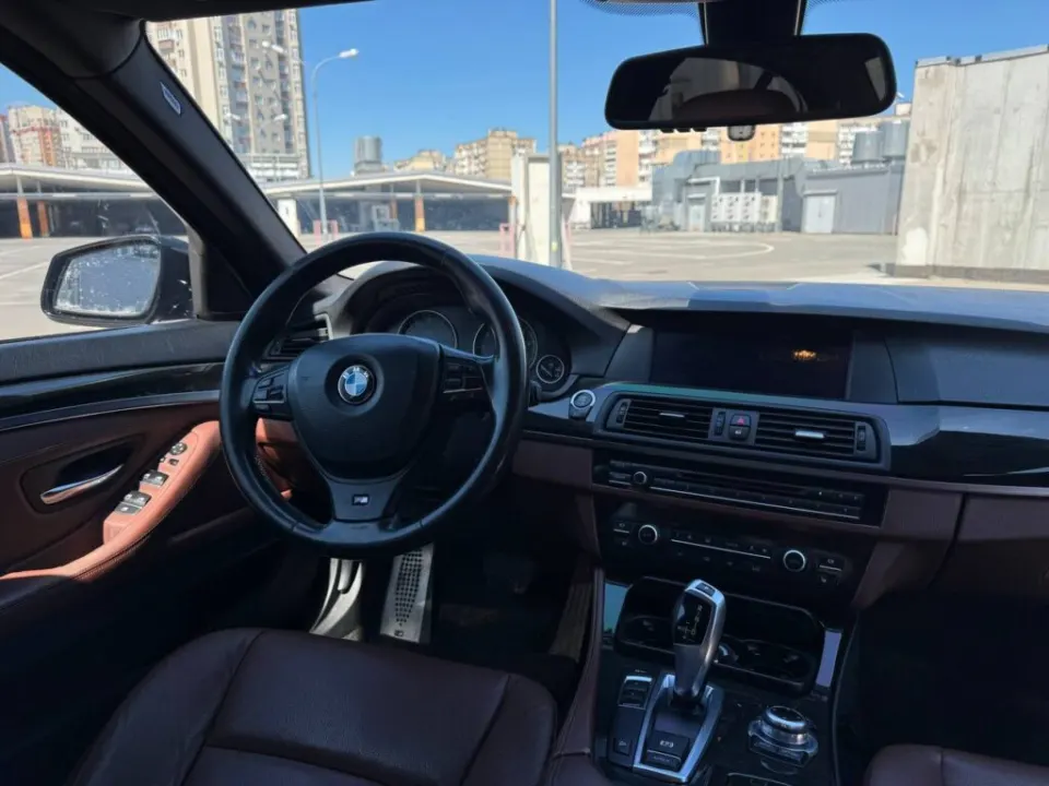 BMW 528i | F10 2012 из парка аренды KTRANS