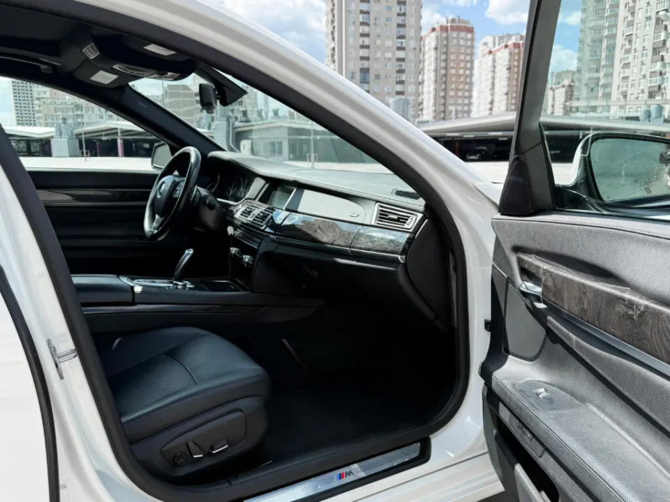 BMW 740 Li 2013 from the KTRANS rental fleet