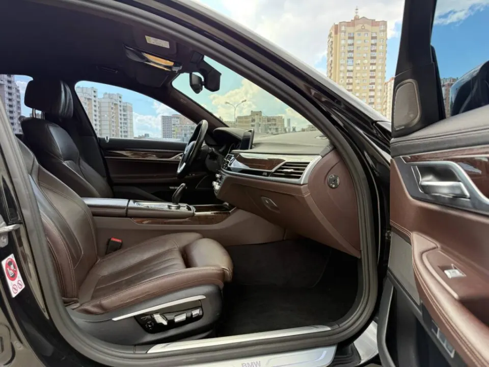 BMW 740d 2016 from the KTRANS rental fleet