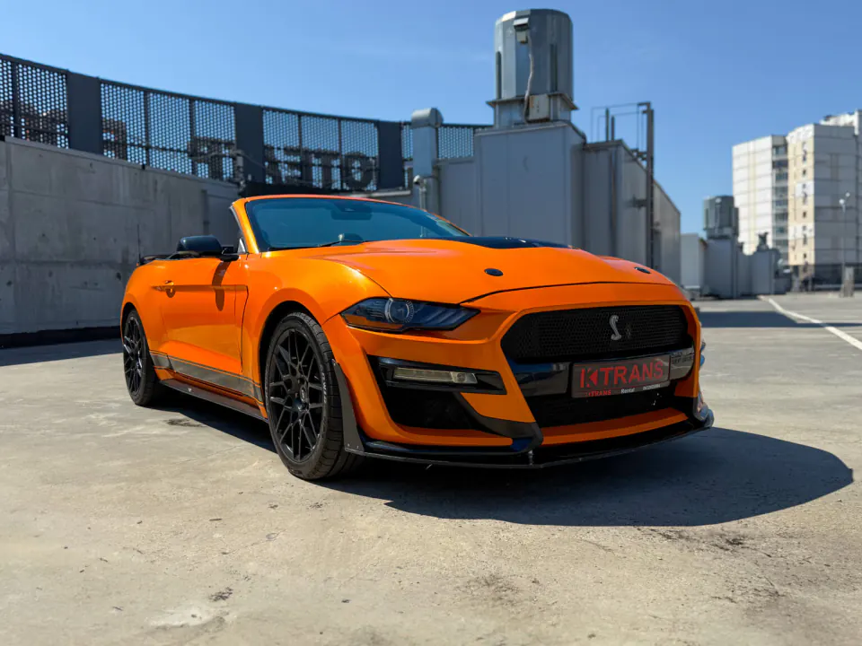 Ford Mustang Cabrio 2020 из парка аренды KTRANS