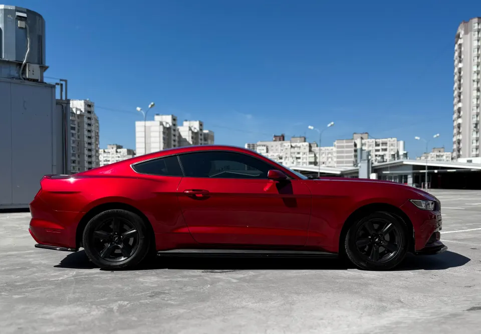 Ford Mustang 2015 из парка аренды KTRANS