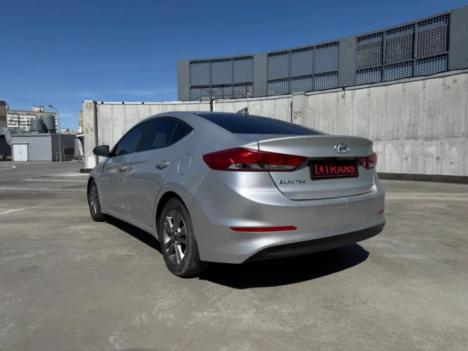 Hyundai Elantra 2017 из парка аренды KTRANS