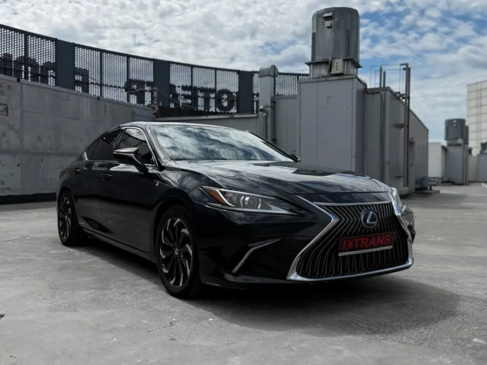 Lexus ES300 Hybrid 2019 из парка аренды KTRANS