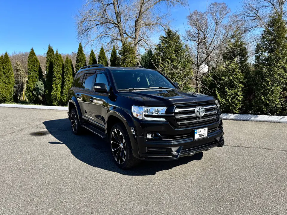 Toyota Land Cruiser 200 из парка аренды KTRANS