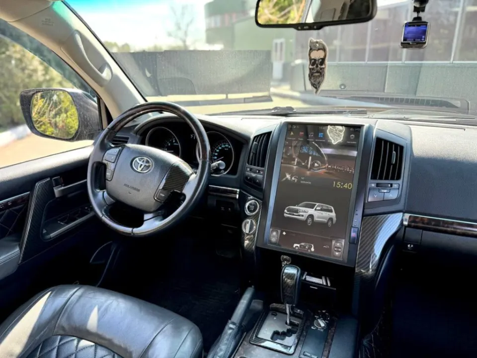Toyota Land Cruiser 200 from the KTRANS rental fleet
