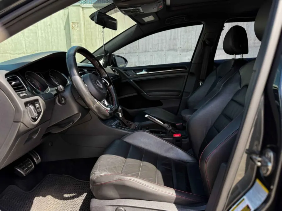 Volkswagen Golf GTI 2014 из парка аренды KTRANS