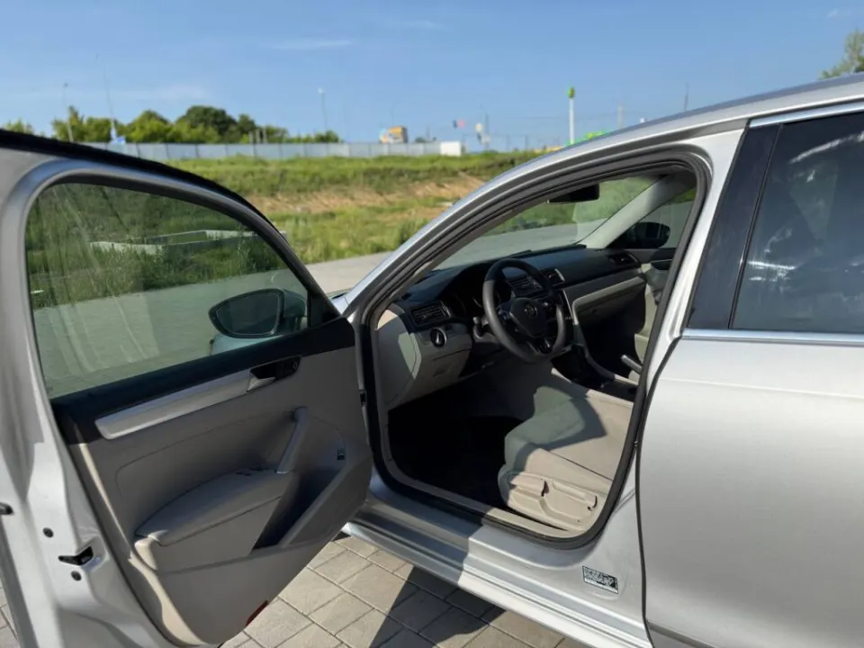 Volkswagen Passat 2016 из парка аренды KTRANS