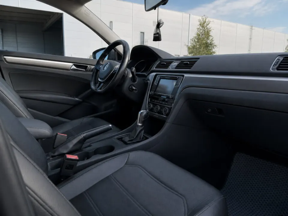 Volkswagen Passat 2016 из парка аренды KTRANS