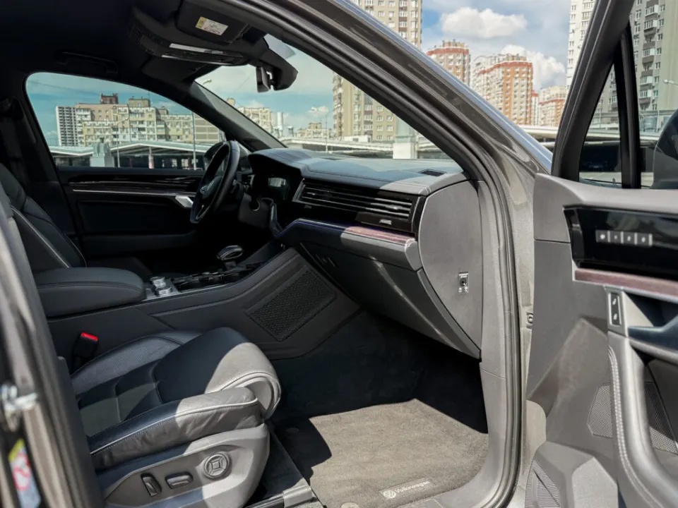 Volkswagen Touareg 2021 from the KTRANS rental fleet