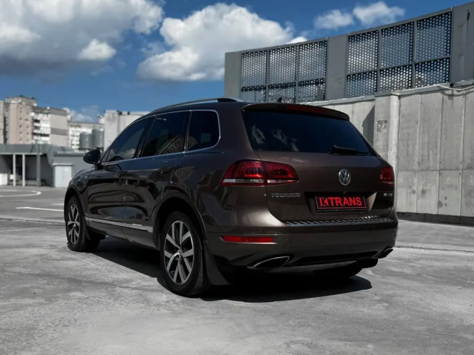 Volkswagen Touareg 2013 from the KTRANS rental fleet
