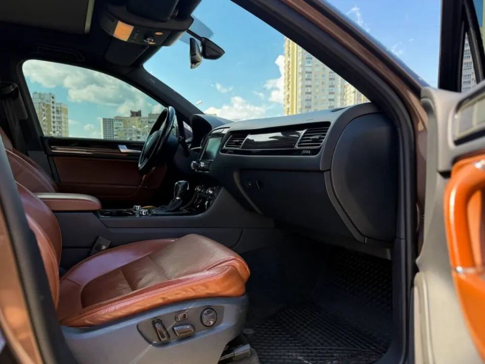 Volkswagen Touareg 2013 from the KTRANS rental fleet